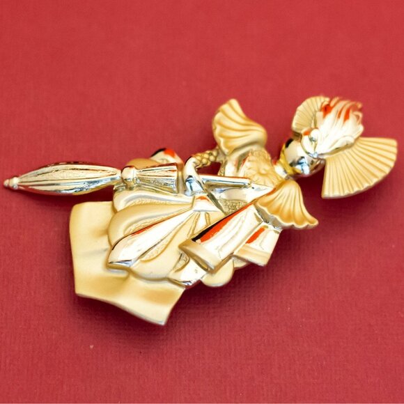 Vintage Gold Tone Royal Empress Elegant Brooch - F45 - Picture 2 of 3